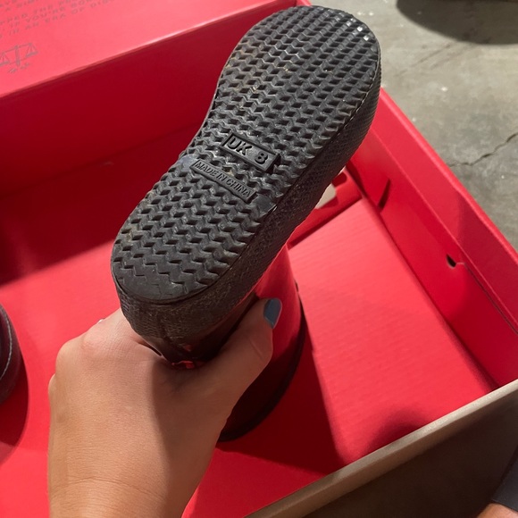 Childrens size 8 Hunter Rainboots EUC - Picture 2 of 4